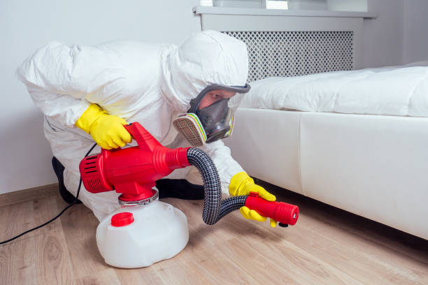 Best Exterminator Services  in Lauderdale Lakes, WI